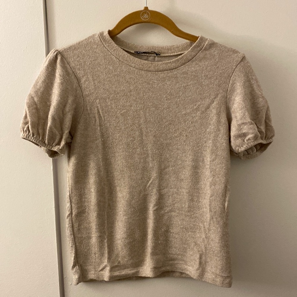 Zara Puff Sleeve sweater top